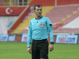 Sivasspor - Göztepe Maçını Burak Şeker Yönetecek