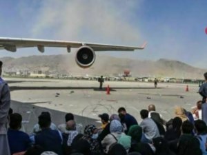 Kabil’de Hamid Karzai Uluslararası Havalimanı’nda Patlama