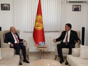 Kırgızistan Cumhurbaşkanı Caparov’dan Başkan Altınok’a Devlet Nişanı