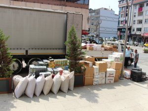 Of’tan Afet Bölgesine Bir Tır Dolusu Yardım