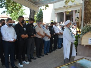 “Zeytinin Babası” Gözyaşlarıyla Son Yolculuğuna Uğurlandı