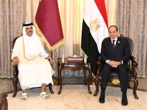 Katar Emiri Şeyh Temim, Bağdat’ta Mısır Cumhurbaşkanı Sisi İle Görüştü