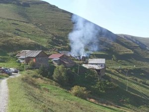 Gümüşhane’de 2 Ev Ve Ahır Küle Döndü