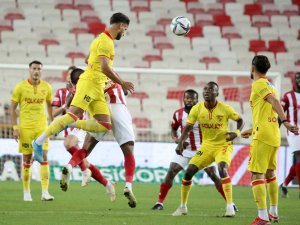 Süper Lig: D.g. Sivasspor: 1 - Göztepe: 0 (İ̇lk Yarı)