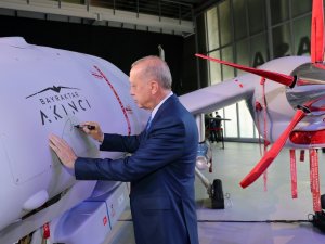 Cumhurbaşkanı Erdoğan Akıncı Ti̇ha’ya İlk İmzayı Attı