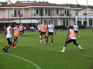 Beşiktaş, Kondisyon Ve Taktik Çalıştı