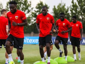 Kayserispor’da 6 Futbolcunun Sözleşmesi Feshedildi