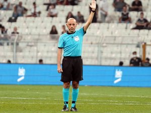 Fıfa’dan Cüneyt Çakır’a Görev