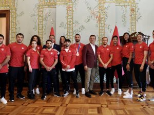 Ekrem İ̇mamoğlu, Milli Sporcularla Buluştu