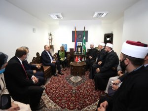Dışişleri Bakanı Çavuşoğlu, Sırbistan’da Bayraklı Camii’ni Ziyaret Etti