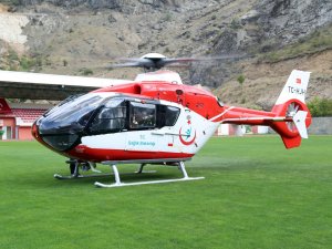 Ambulans Helikopter Gümüşhaneli Hasta İçin Stada İndi
