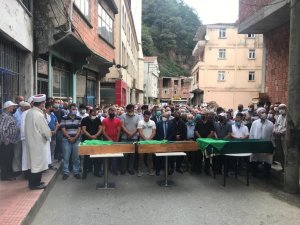 Babaları Tarafından Öldürülen 3 Kız Kardeş Son Yolculuklarına Uğurlandı