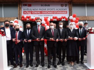 Dışişleri Bakanı Çavuşoğlu, Yeni Pazar Spor Akademisi’nin Açılışına Katıldı