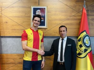 Yeni Malatyaspor, Ahmet Oytun Özdoğan İle 3 Yıllık Sözleşme İmzaladı
