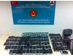 Atatürk Havalimanı'nda 2 Milyon Liralık Kaçak Cep Telefonu Ele Geçirildi