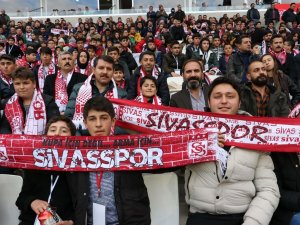 Sivas Valiliği’nden Pfdk’nin Sivasspor’a Verdiği Ceza Kararına Tepki!