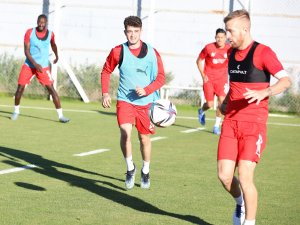 Sivasspor, Fenerbahçe Maçı Hazırlıklarına Çift İdmanla Devam Etti