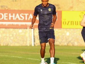 Yeni Transfer Chouiar İlk Antrenmanına Çıktı