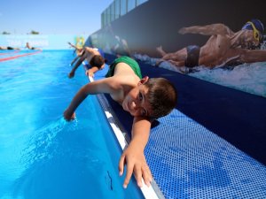 Çocuklar Yüzme Öğrensin Diye 40 Günde Yüzme Havuzu Kuruldu