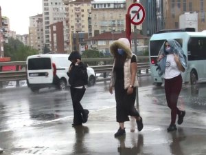 İ̇stanbul’da Sağanak Yağış Etkisini Göstermeye Başladı