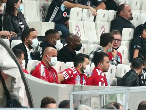 Atiba Ve Larin Maçı Tribünden İzledi