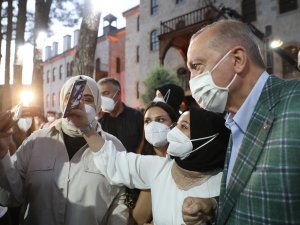 Cumhurbaşkanı Erdoğan Şiir Gecesinde Gençlerin Sorularını Yanıtladı