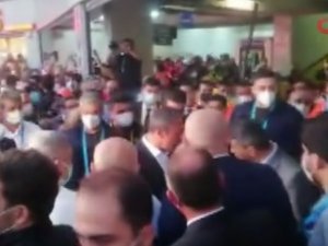 Fenerbahçe Taraftarından Tepki: ’Ali Koç Buraya!’