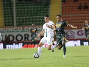 Süper Lig: Alanyaspor: 1 - Gzt Giresunspor: 0 (İ̇lk Yarı)