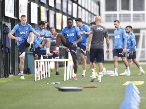 Fenerbahçe, Eintracht Frankfurt Maçı Hazırlıklarının İ̇stanbul Etabını Tamamladı