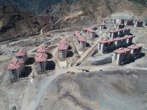 Yusufeli İlçe Merkezinin Taşınacağı Yeni Yerinde Çalışmalar Tüm Hızıyla Devam Ediyor