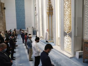 Diyanet İ̇şleri Başkanı Erbaş, Sabah Namazında Öğrencilerle Buluştu