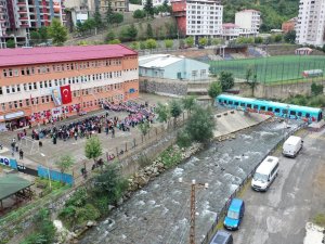 Eski Ve Hurda Haldeydi, Öğrencilerin Gönül Köprüsü Oldu