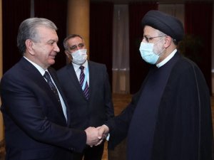 İ̇ran Cumhurbaşkanı Reisi, Özbekistan Devlet Başkanı Mirziyoyev İle Görüştü