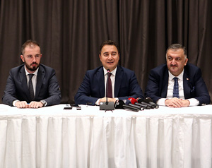 DEVA Partisi Genel Başkanı Babacan Trabzon'da ziyaretlerde bulundu