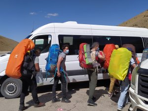 İ̇ran’dan Van’a Turist Kafileleri Gelmeye Başladı