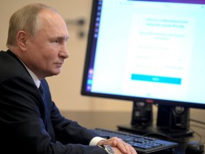 Karantinadaki Putin, Duma Seçimlerinde İnternet Üzerinden Oy Kullandı