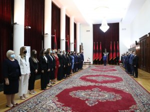Arnavutluk’ta Yeni Hükümet Yemin Etti
