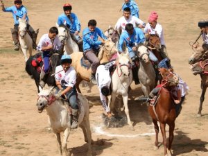 Erciş’te "Ulupamir Kültür Şöleni" Gerçekleştirildi