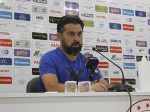 İ̇lhan Palut: “Oynadığımız Oyuna Bakarsak Dengeli Bir Maç Olduğunu Söyleyebilirim”