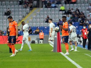Süper Lig: Başakşehir: 1 - Fenerbahçe: 0 (Maç Devam Ediyor)