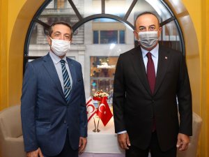 Dışişleri Bakanı Çavuşoğlu, Kktc Dışişleri Bakanı Ertuğruloğlu İle Bir Araya Geldi