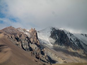 Erciyes’in Zirvesi Beyaz Örtüyle Kaplandı