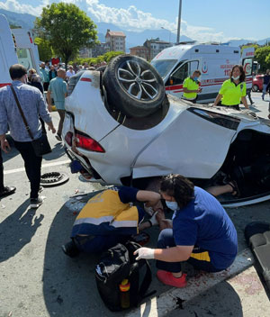 Artvin’de Trafik Kazası: 3 Yaralı