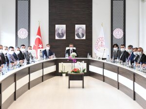 Bakan Özer, İ̇stanbul’da İlçe Milli Eğitim Müdürleri İle Bir Araya Geldi