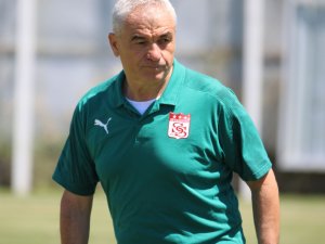 Rıza Çalımbay’ın Fatih Karagümrük’e Şansı Tutuyor