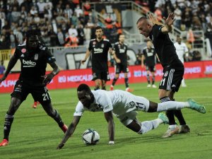 Süper Lig: Altay: 2 - Beşiktaş: 1 (Maç Sonucu)