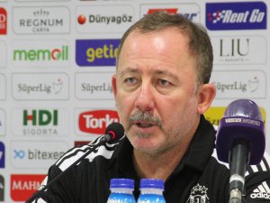 Sergen Yalçın: “Oyuncularımı Kimsenin Önüne Atamam”