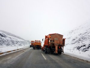 Doğu Anadolu’da Yüksek Kesimlere Yağan Karla Hava Sıcaklığı Düştü