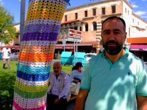 Ağaçlar Lif Örgülerle Giydirildi