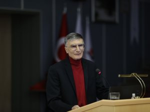 Prof. Dr. Sancar Gençlere Seslendi: “İ̇nsanlığa Faydalı Olmak İçin Araştırmalar Yapın”